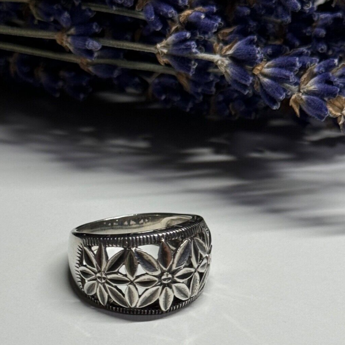 925 Sterling Silver Ring Size 7