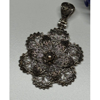 925 Sterling Silver Flower Pendant