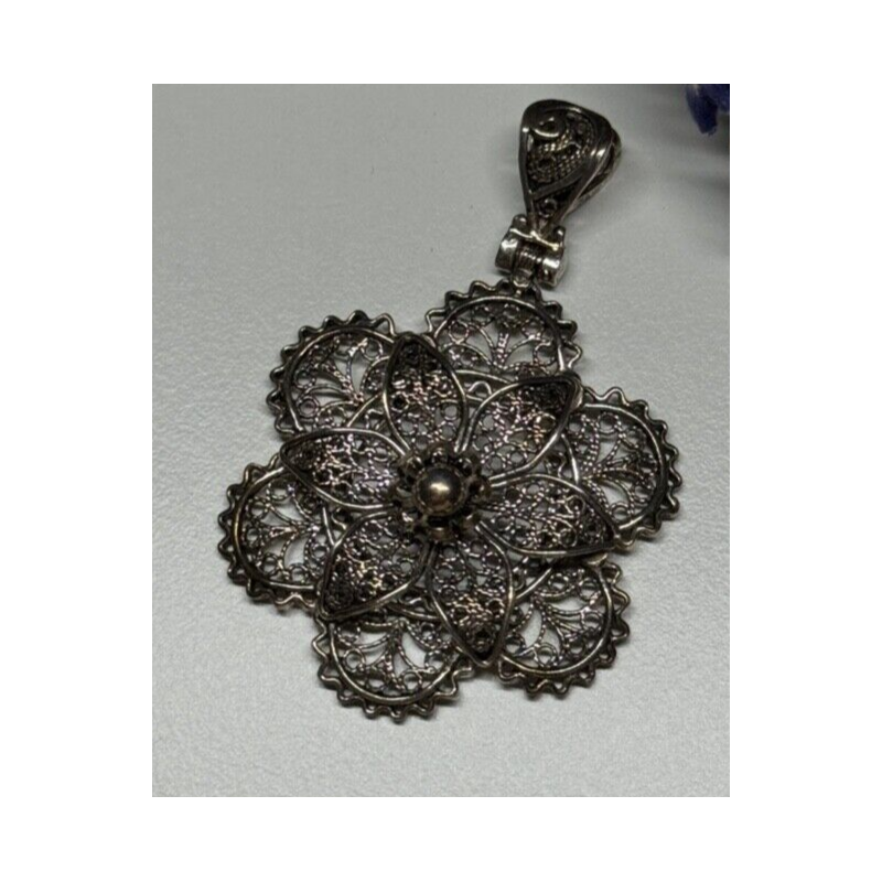 925 Sterling Silver Flower Pendant