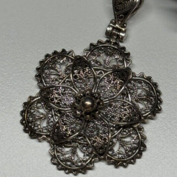 925 Sterling Silver Flower Pendant