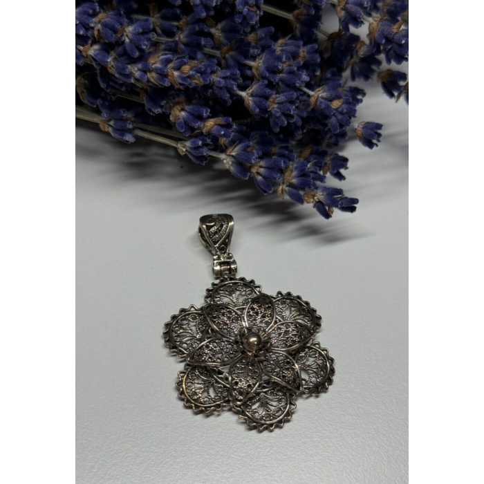 925 Sterling Silver Flower Pendant
