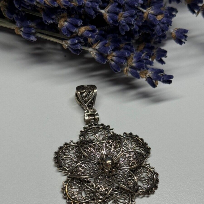 925 Sterling Silver Flower Pendant