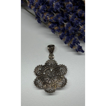 925 Sterling Silver Flower Pendant
