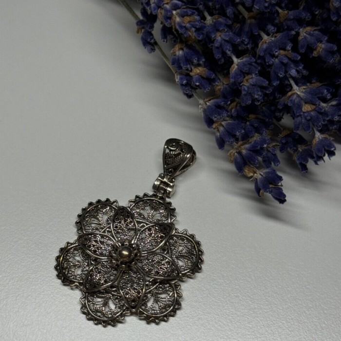 925 Sterling Silver Flower Pendant