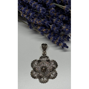 925 Sterling Silver Flower Pendant