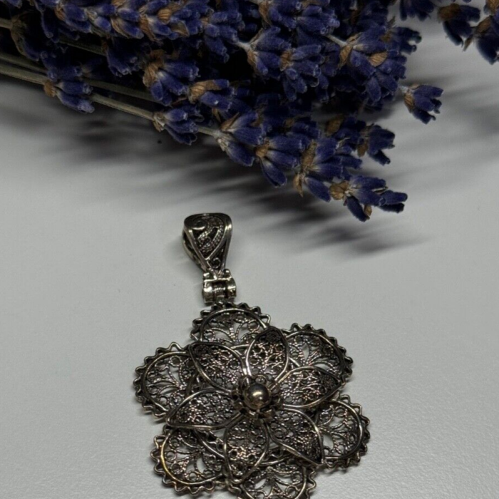 925 Sterling Silver Flower Pendant