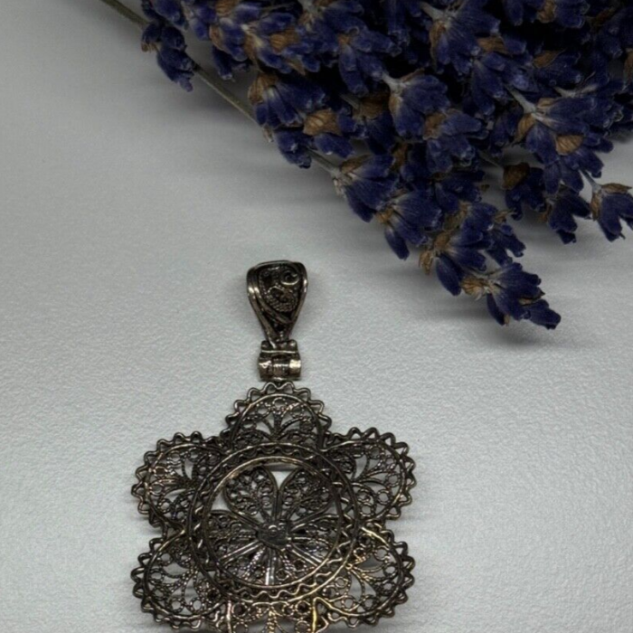 925 Sterling Silver Flower Pendant