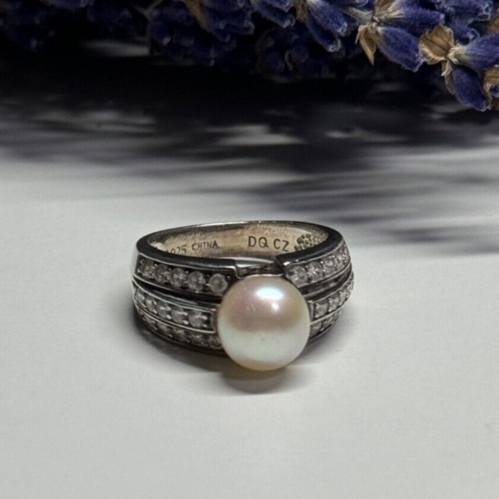 925 Sterling Silver Pearl & CZ Ring Size 5