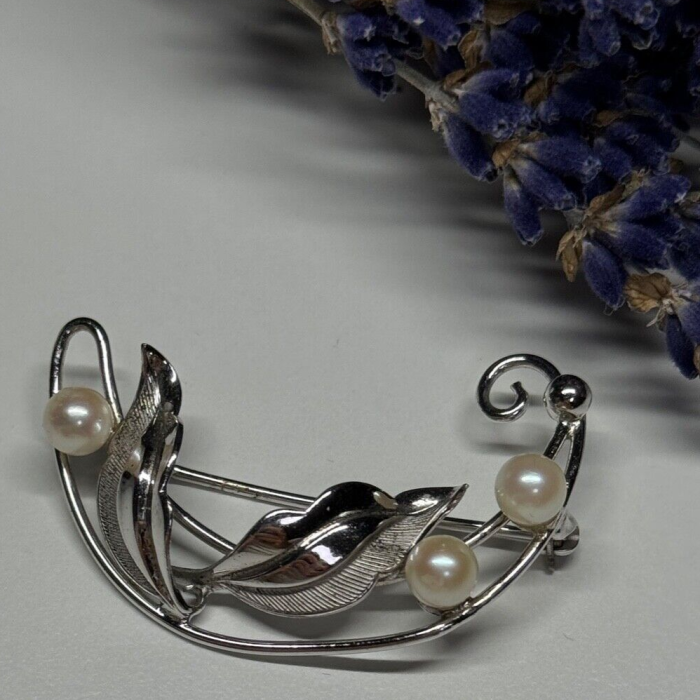 925 Sterling Silver Pearls Brooch