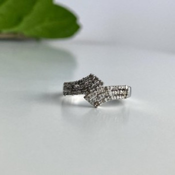 925 Sterling Silver White Topaz Ring Size 9