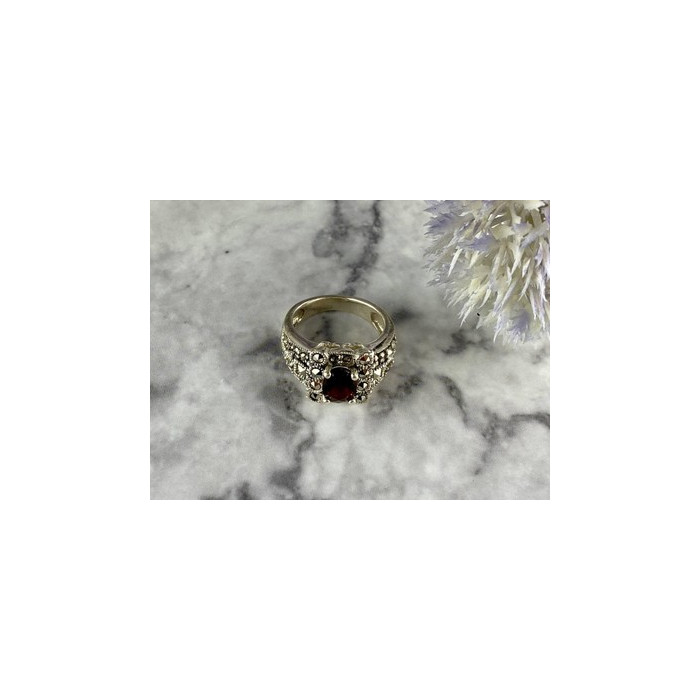 925 Sterling Silver Garnet & Marcasites Ring Size 6.75
