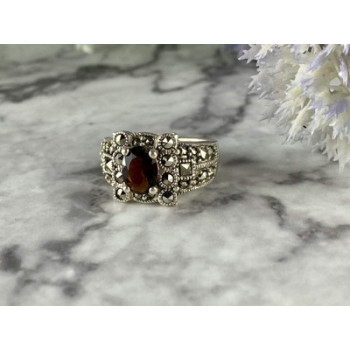 925 Sterling Silver Garnet & Marcasites Ring Size 6.75