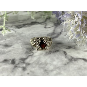 925 Sterling Silver Garnet & Marcasites Ring Size 6.75