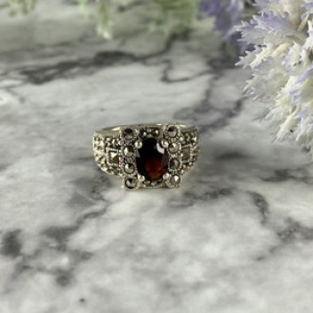925 Sterling Silver Garnet & Marcasites Ring Size 6.75