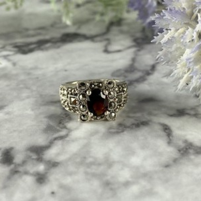 925 Sterling Silver Garnet & Marcasites Ring Size 6.75
