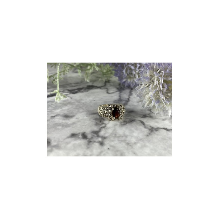 925 Sterling Silver Garnet & Marcasites Ring Size 6.75