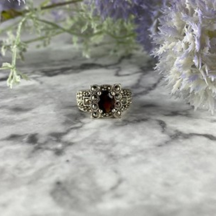 925 Sterling Silver Garnet & Marcasites Ring Size 6.75