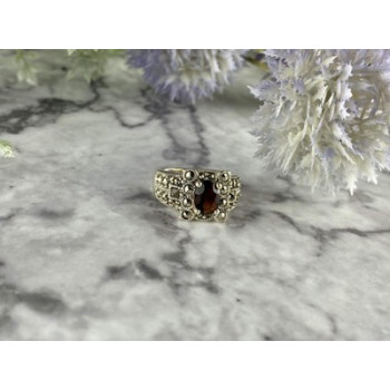 925 Sterling Silver Garnet & Marcasites Ring Size 6.75