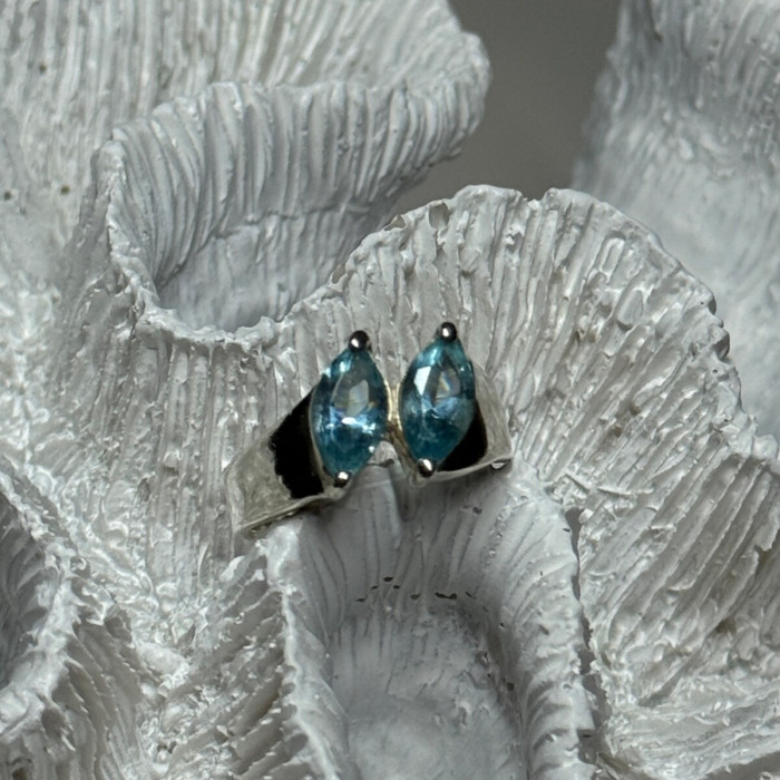 925 Sterling Silver Topaz Ring Size 6