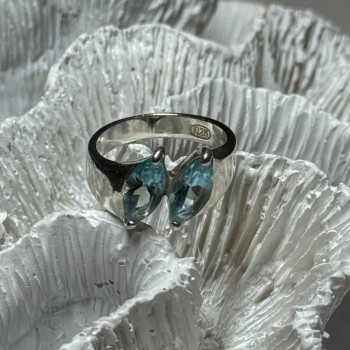 925 Sterling Silver Topaz Ring Size 6