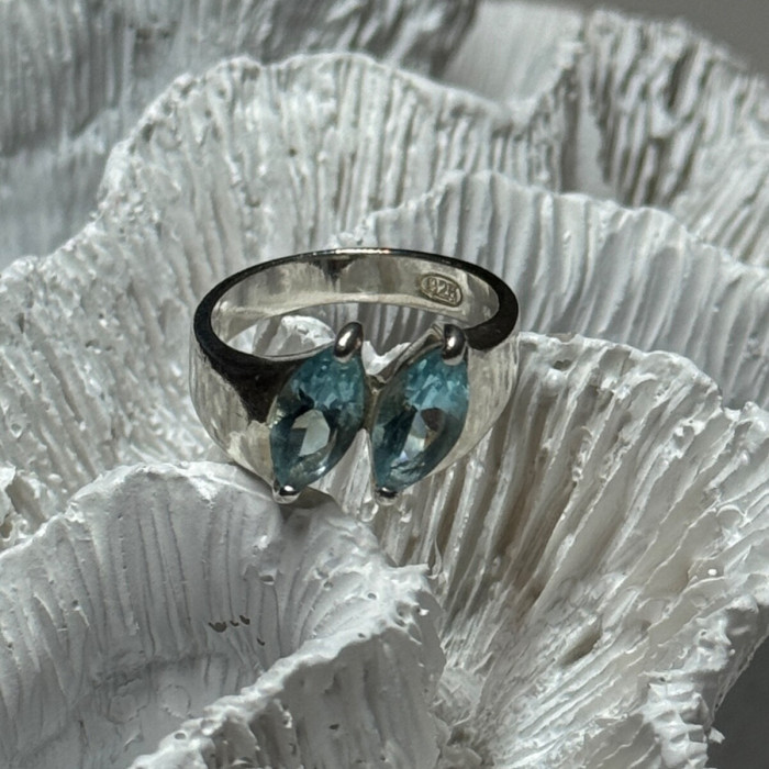 925 Sterling Silver Topaz Ring Size 6