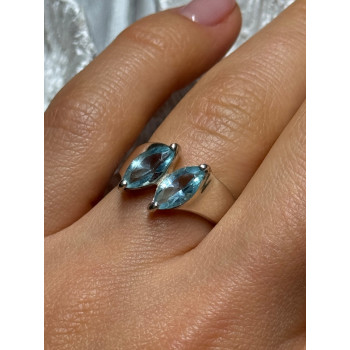 925 Sterling Silver Topaz Ring Size 6