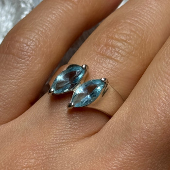 925 Sterling Silver Topaz Ring Size 6