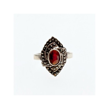925 Sterling Silver Garnet & Marcasites Ring Size 7