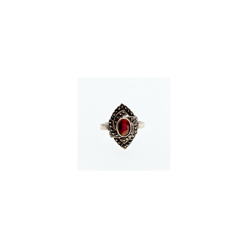 925 Sterling Silver Garnet & Marcasites Ring Size 7