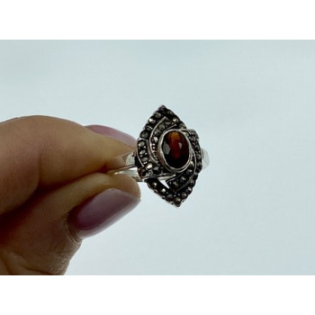 925 Sterling Silver Garnet & Marcasites Ring Size 7
