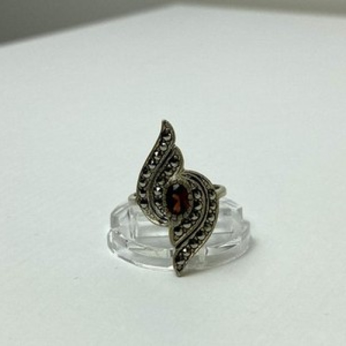 Vintage 925 Sterling Silver Garnet & Marcasites Ring Size 5.5