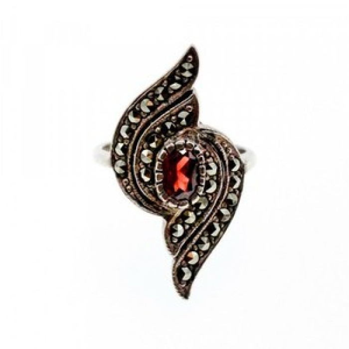 Vintage 925 Sterling Silver Garnet & Marcasites Ring Size 5.5