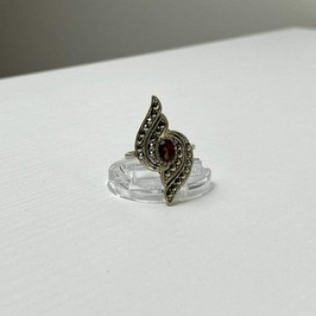 Vintage 925 Sterling Silver Garnet & Marcasites Ring Size 5.5