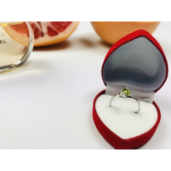 925 Sterling Silver Peridot Ring Size 6