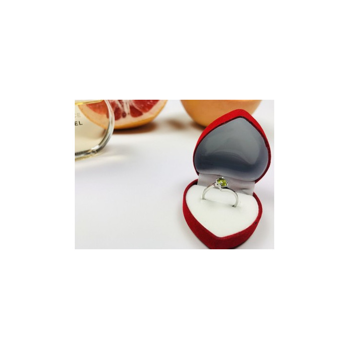 925 Sterling Silver Peridot Ring Size 6