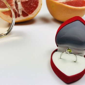 925 Sterling Silver Peridot Ring Size 6