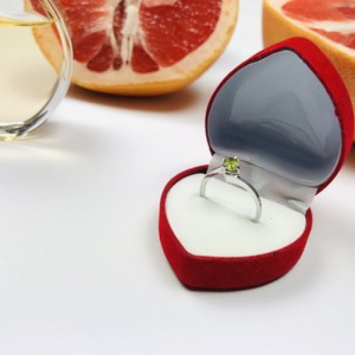 925 Sterling Silver Peridot Ring Size 6