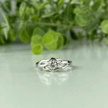 925 Sterling Silver CZ Ring Size 7