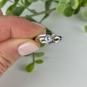 925 Sterling Silver CZ Ring Size 7