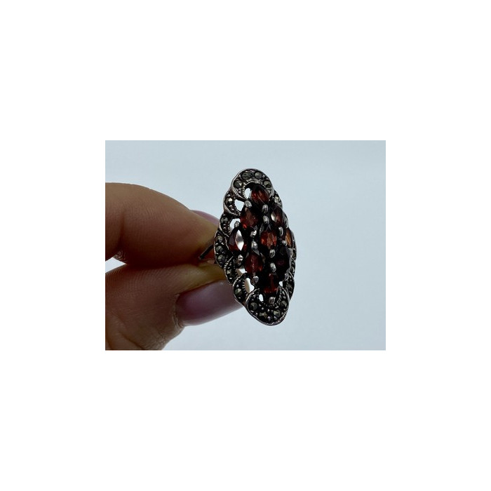 Vintage 925 Sterling Silver Garnet & Marcasites Ring Size 6.5