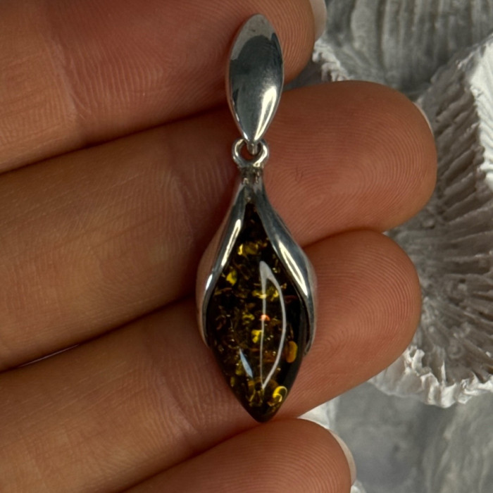 925 Sterling Silver Amber Pendant Length 1.50 Inch