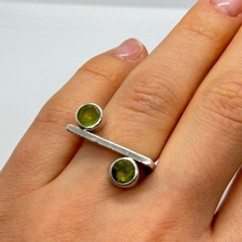 925 Sterling Silver Peridot Ring Size 5.5