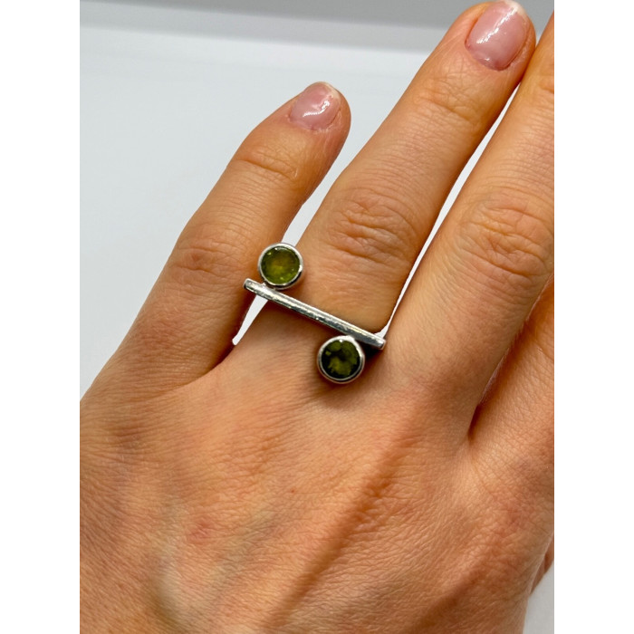 925 Sterling Silver Peridot Ring Size 5.5