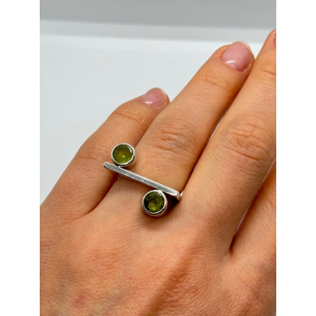 925 Sterling Silver Peridot Ring Size 5.5