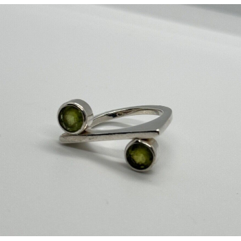 925 Sterling Silver Peridot Ring Size 5.5