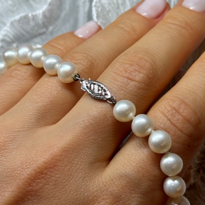 14K White Gold Clasp Fresh Water Pearl Necklace 18 Inch