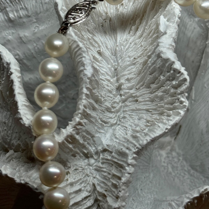 14K White Gold Clasp Fresh Water Pearl Necklace 18 Inch