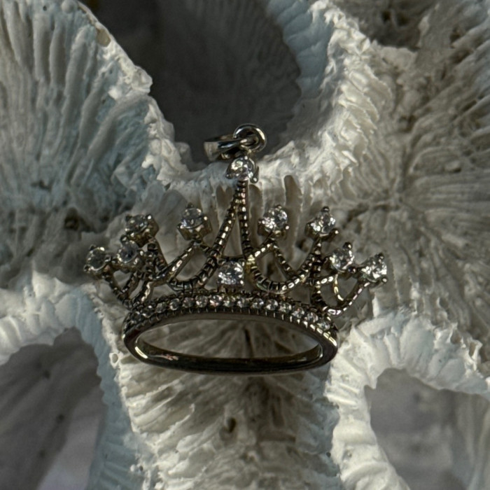 925 Sterling Silver Crown Diamonds Pendant Length 1 Inch
