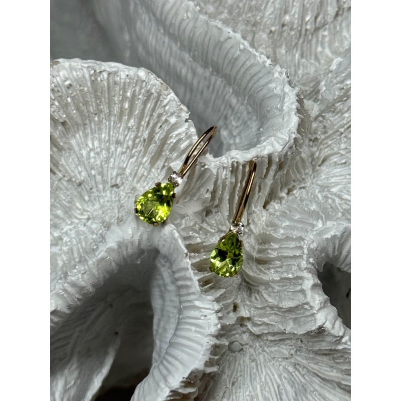10K YELLOW GOLD PERIDOT & DIAMOND EARRINGS LENGHT 0.7 Inch