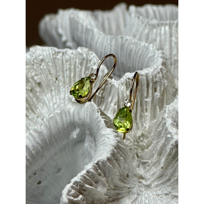 10K YELLOW GOLD PERIDOT & DIAMOND EARRINGS LENGHT 0.7 Inch